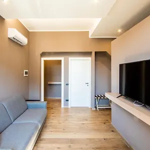 Apartamento New Wonderful Bilo With Walk-in Closet From Moscova, Milán